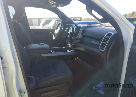 2022 Ram 1500 Big Horn 4X4 6'4 Box из США, поврежденный, VIN 1C6SRFMT7NN477211